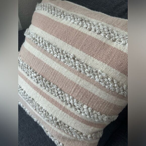 Magnolia Home by Joanna Gaines Loloi 22" X 22" Cover w/Down
Pink / Ivory Pillow - Picture 4 of 11